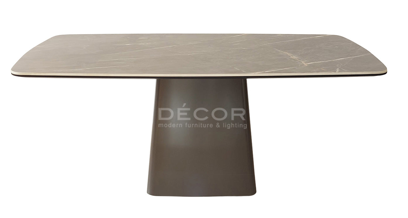 CLARENCE Dining Table